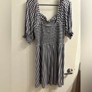 Very cute gingham dress!